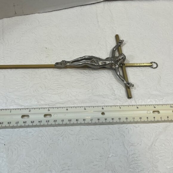 VTG 90's Brass Metal Jesus on Cross Crucifix Wall Hanging Religious 10"x5" - Picture 11 of 13